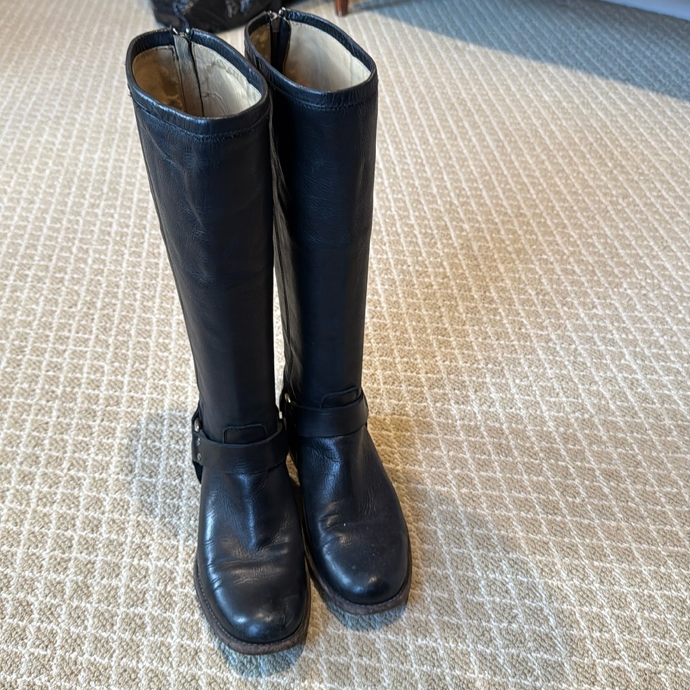 Frye boots Vintage. Size 8B